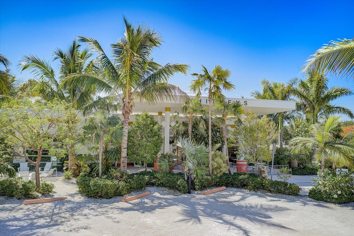 Whitney’s longboat key